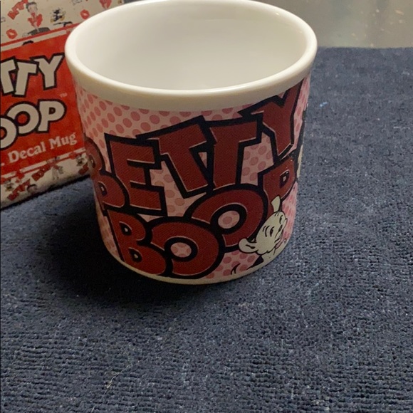 Betty Boop Mug - Picture 2 of 5
